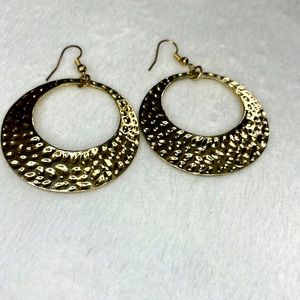 Super cute gold hoop dangle earrings